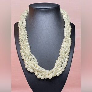 Elegant Pearl Necklace